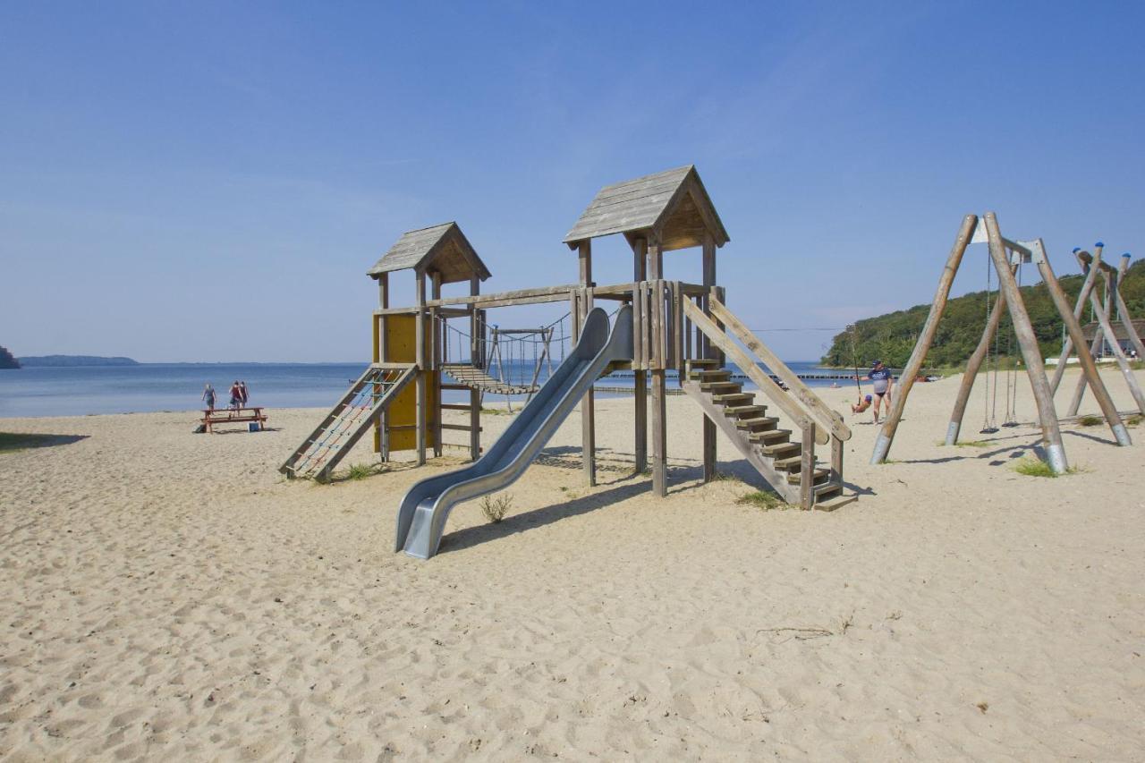 Ferienresidenz Zwei Bodden Fewo2-8 - Balkon, Sauna, Kamin Lietzow Kültér fotó